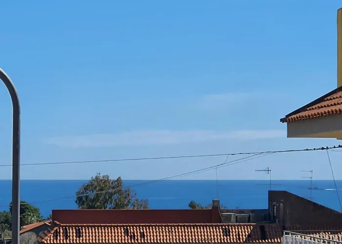 Ai Piedi Dell'etna *